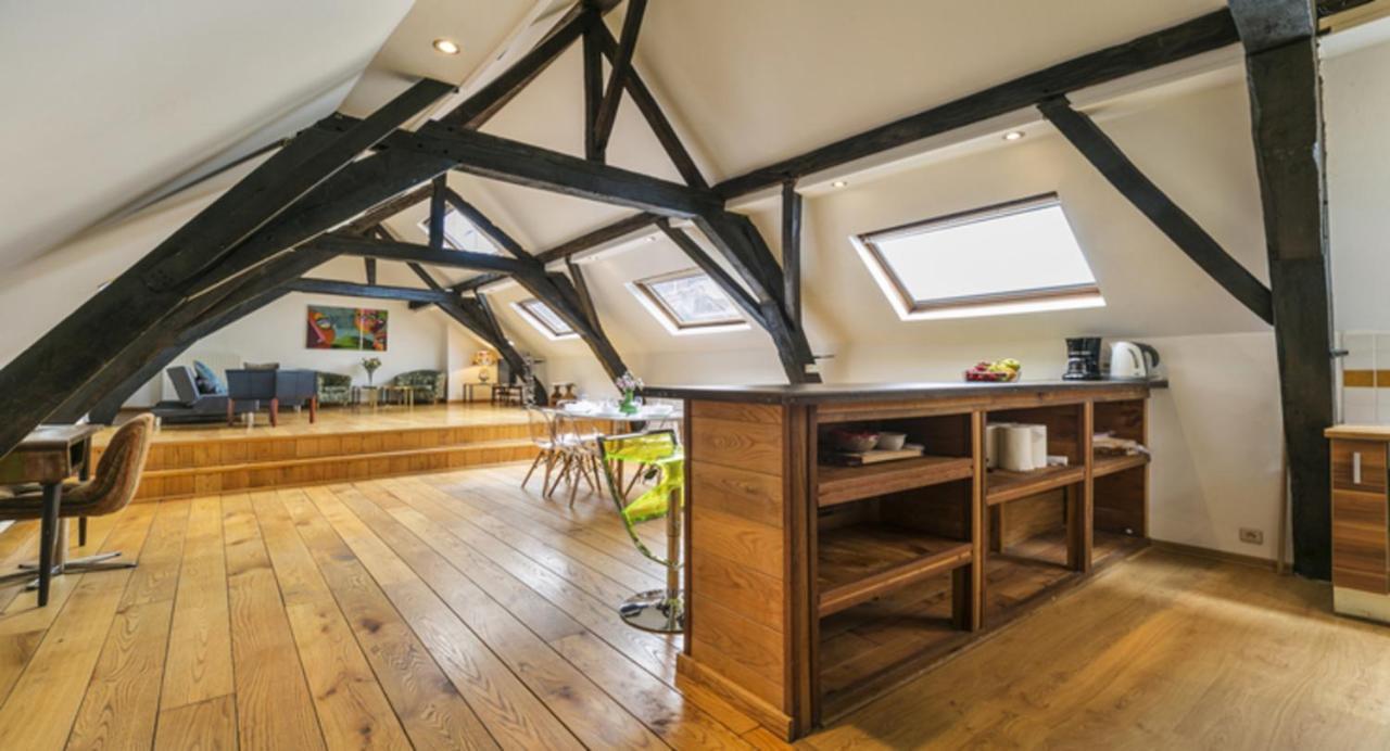 Spacious Duplex In Brussels Historical Center Экстерьер фото