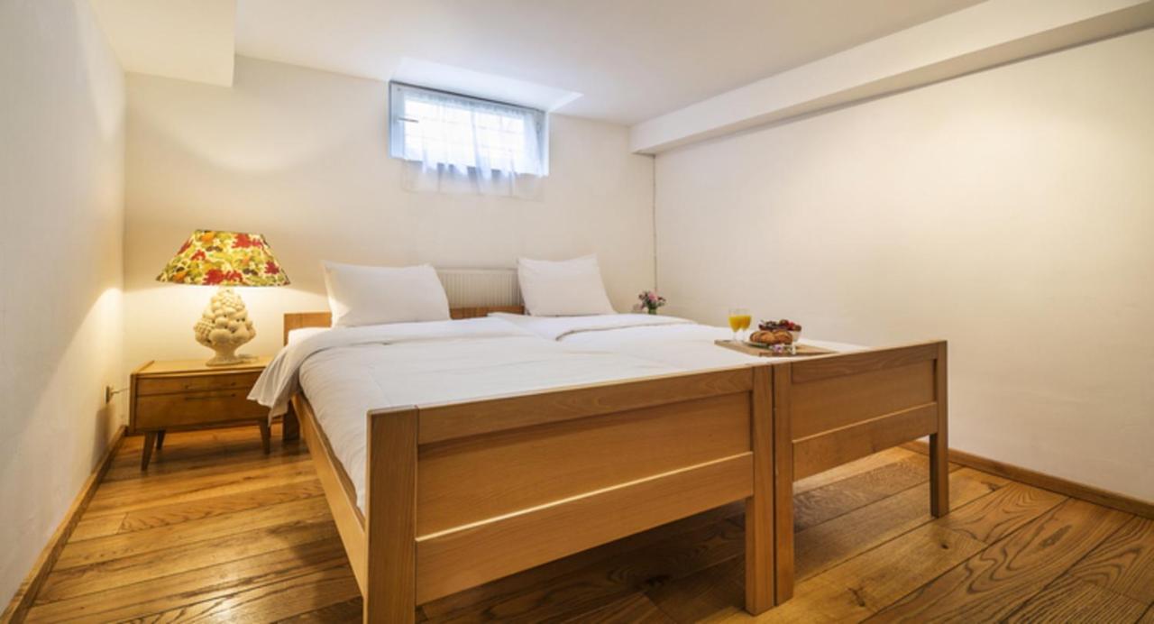 Spacious Duplex In Brussels Historical Center Экстерьер фото